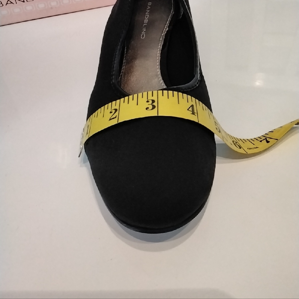 Bandolino Women's Black Wedge Shoes - Picture 8 of 11